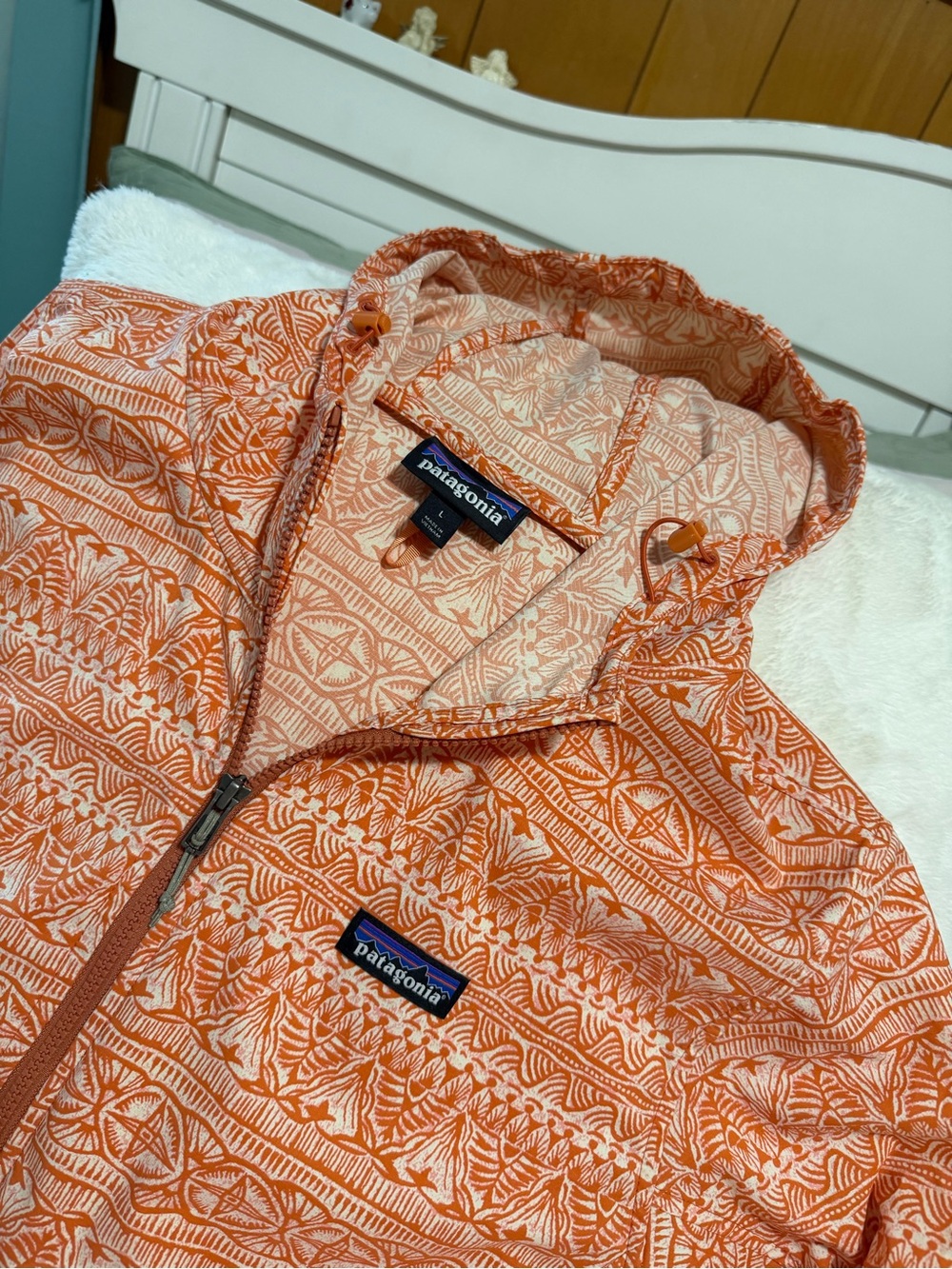 Patagonia Woman’s  Bajadas Hoody size large . - Picture 9 of 10